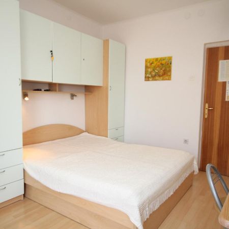 Apartments With A Parking Space Makarska - 6693 部屋 写真